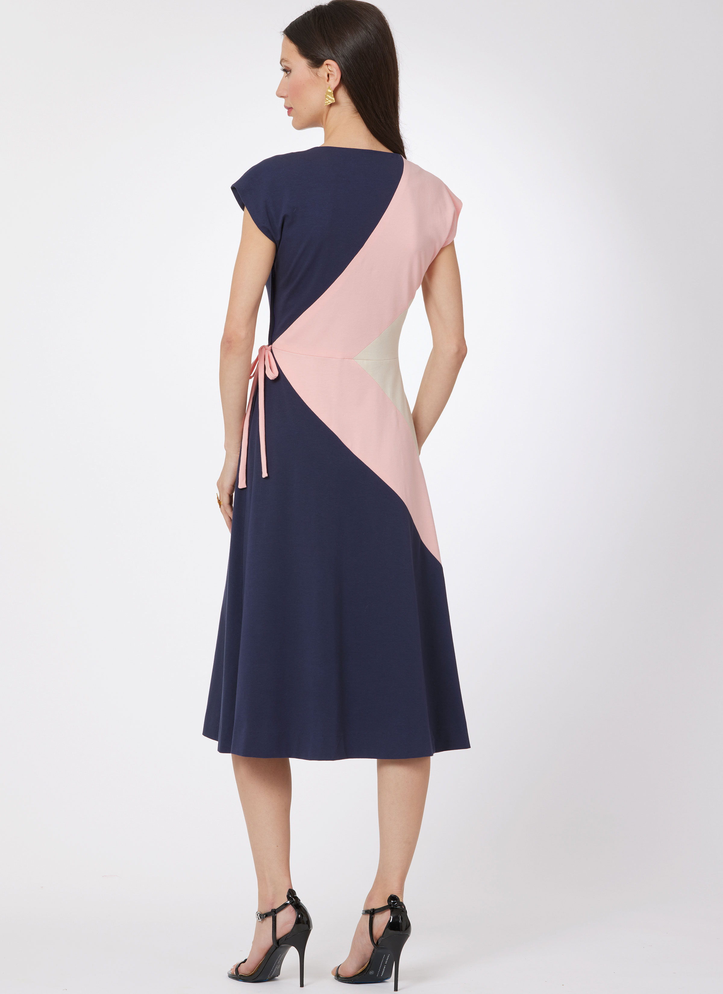 Vogue Patterns V2100 | Vogue Patterns 1980s Misses' Knit Dress by Diane Von Furstenberg