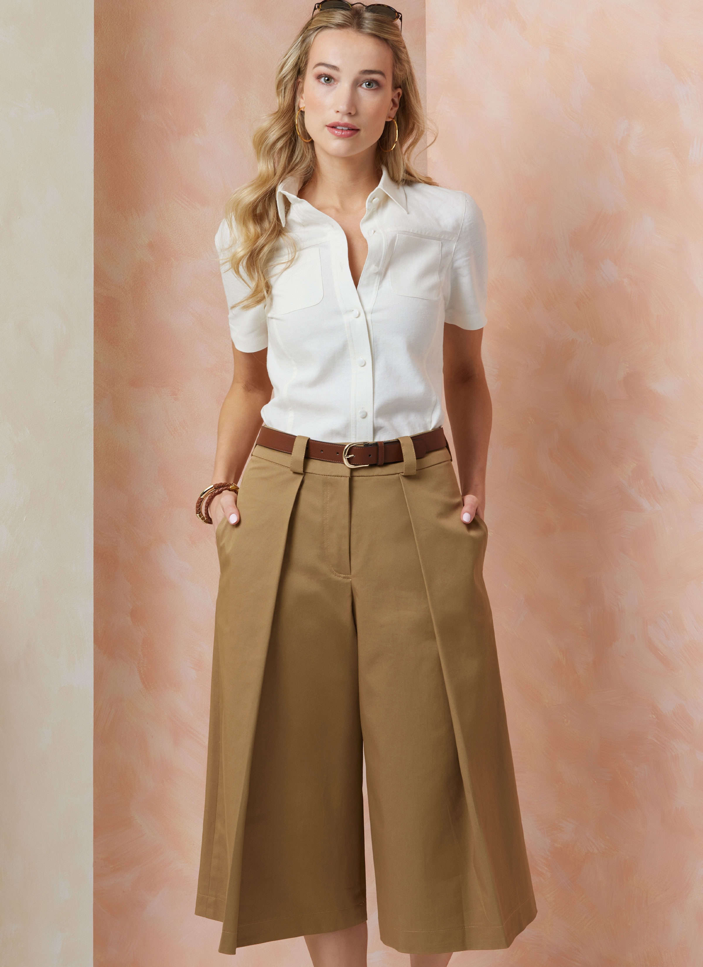 Vogue Patterns V2115 | Vogue Patterns Misses' Shorts in Two Lengths
