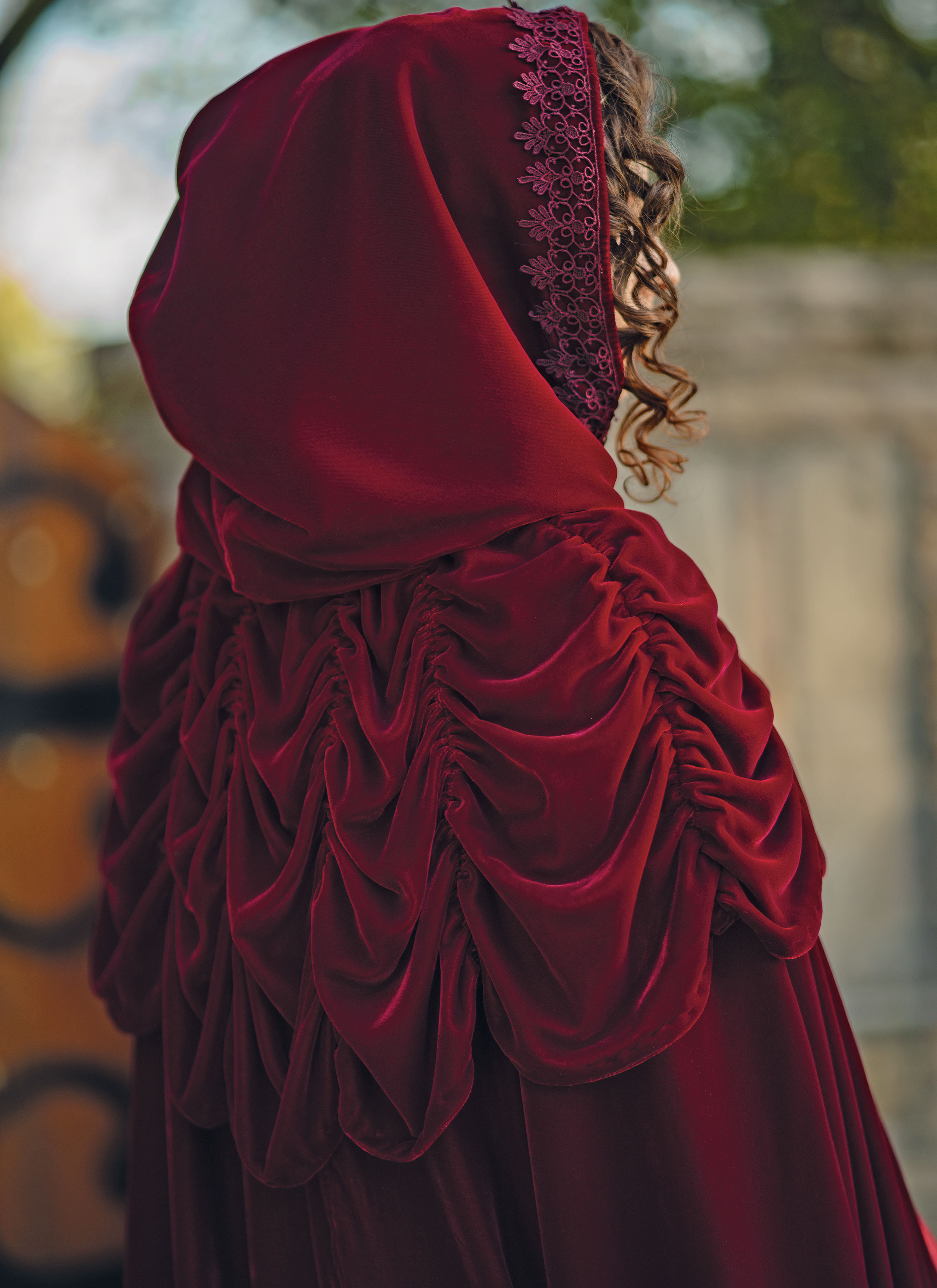 Simplicity S3190 | Simplicity Sewing Pattern Ruffled Romance Cloak by Raine Emery
