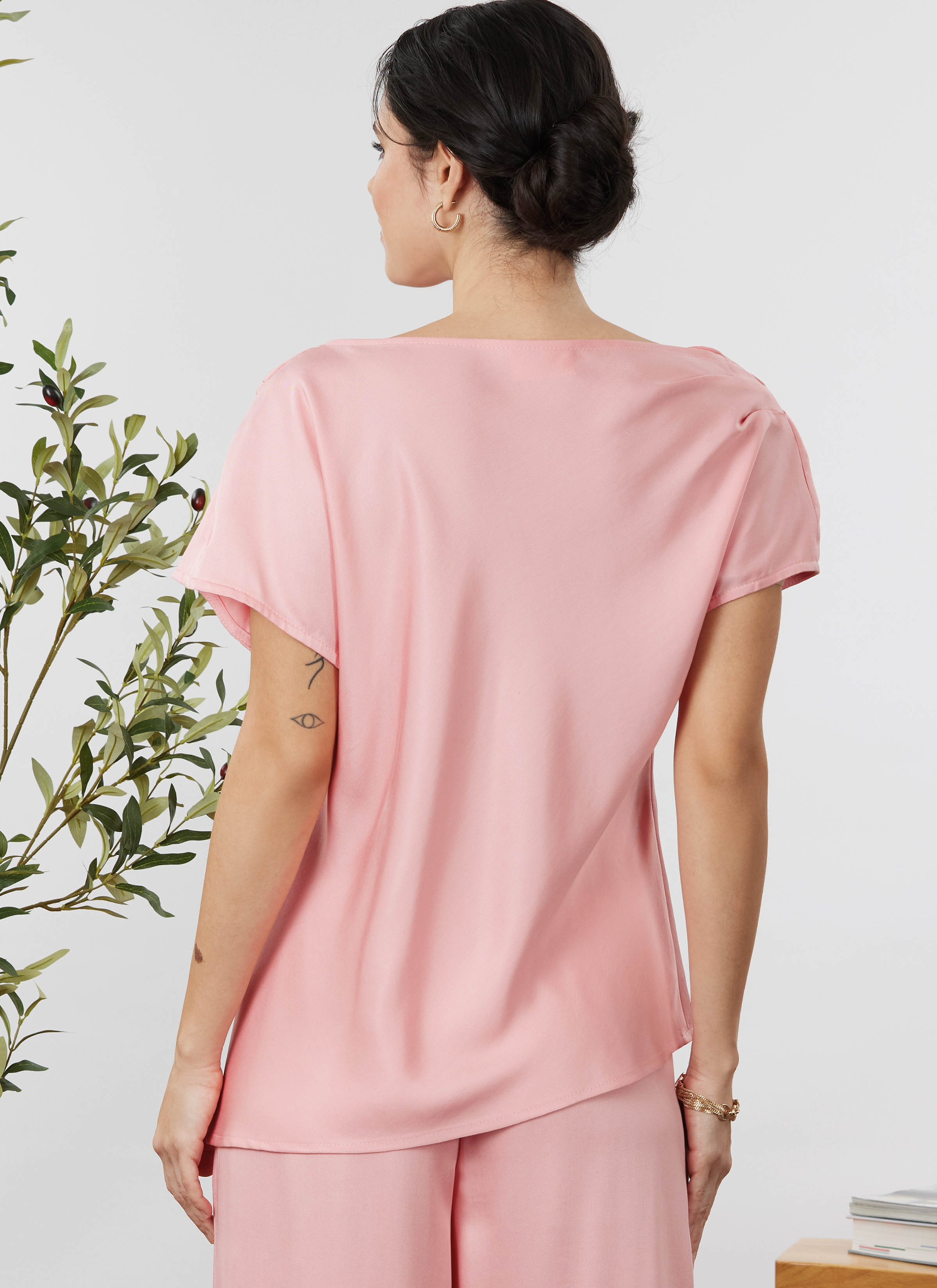 Simplicity S3239 | Simplicity Sewing Pattern Misses' and Women's Draped Asymmetrical Top and Pull-On Pants