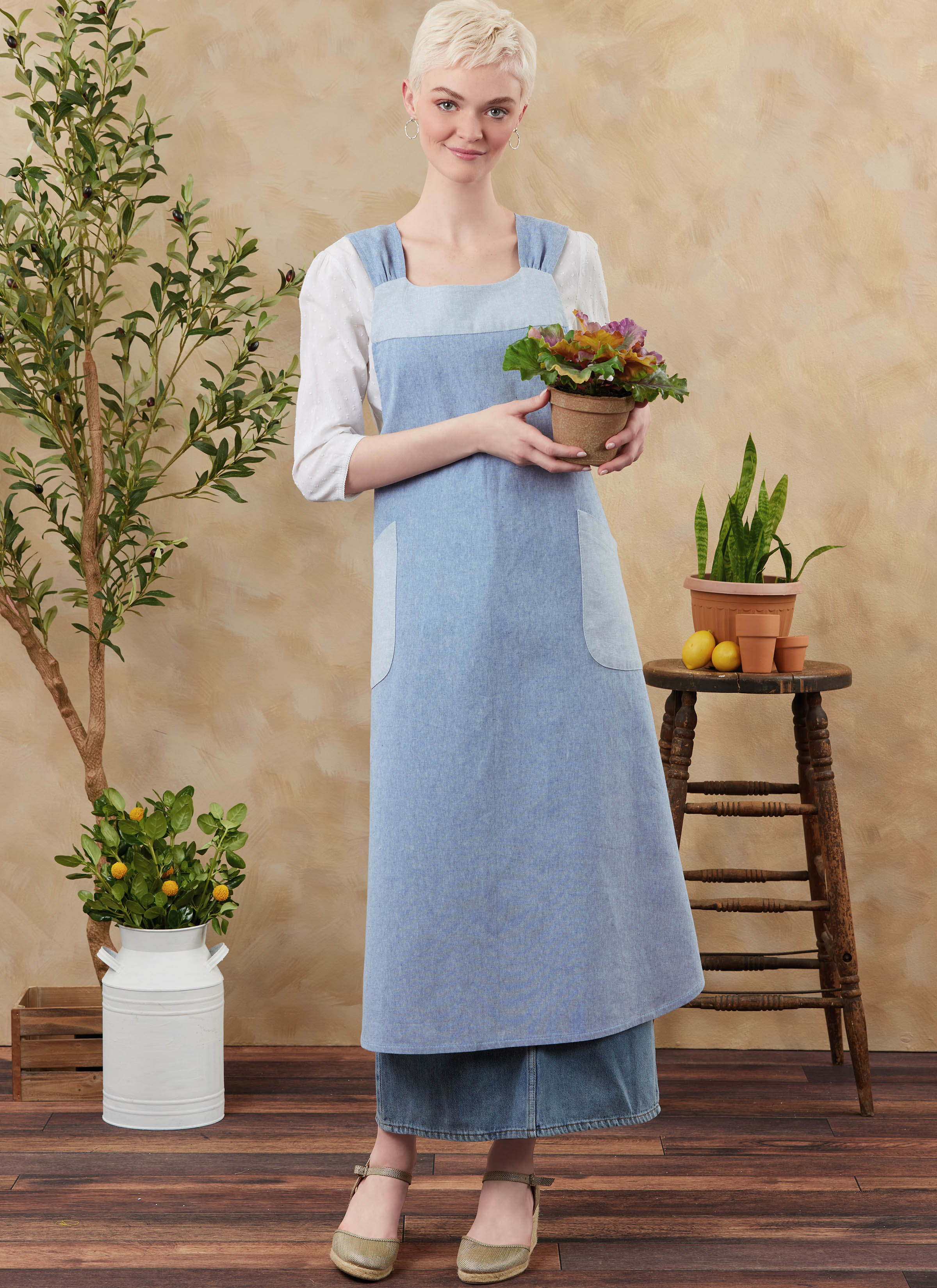 Simplicity S3257 | Simplicity Sewing Pattern Misses' Cross Back Aprons