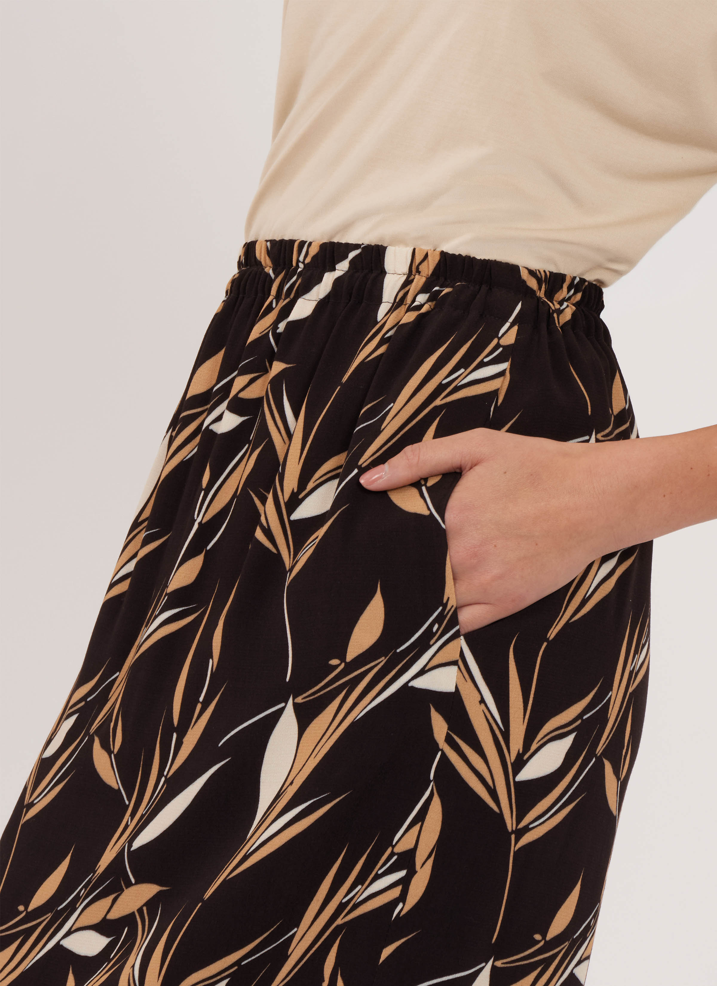 New Look N6826 | New Look Sewing Pattern Misses' Skirts, Pants and Shorts