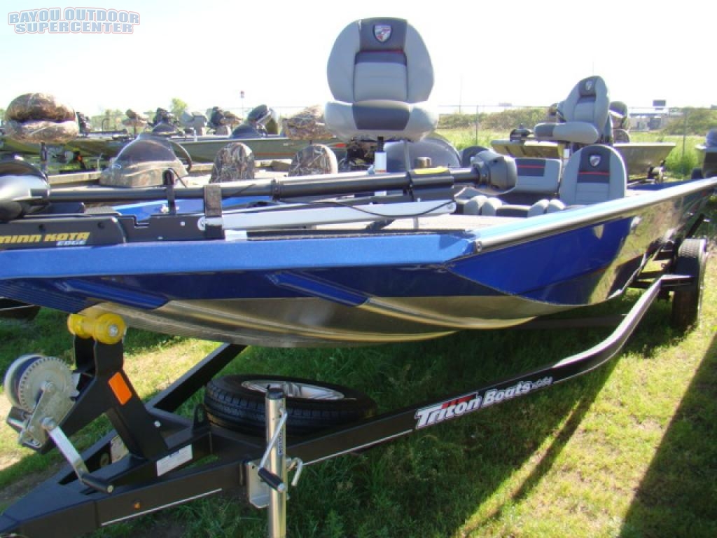 2018 Triton 18 CTX Trick Step Marine Trailer Steps