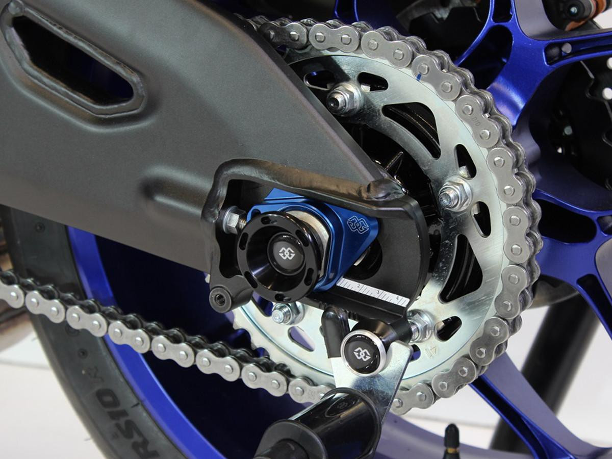 HARRY MINOTAUR CD 村越弘明 STREET SLIDERS Gilles Tooling Rear Axle Sliders Yamaha R1 / R6 / MT-10 (Black