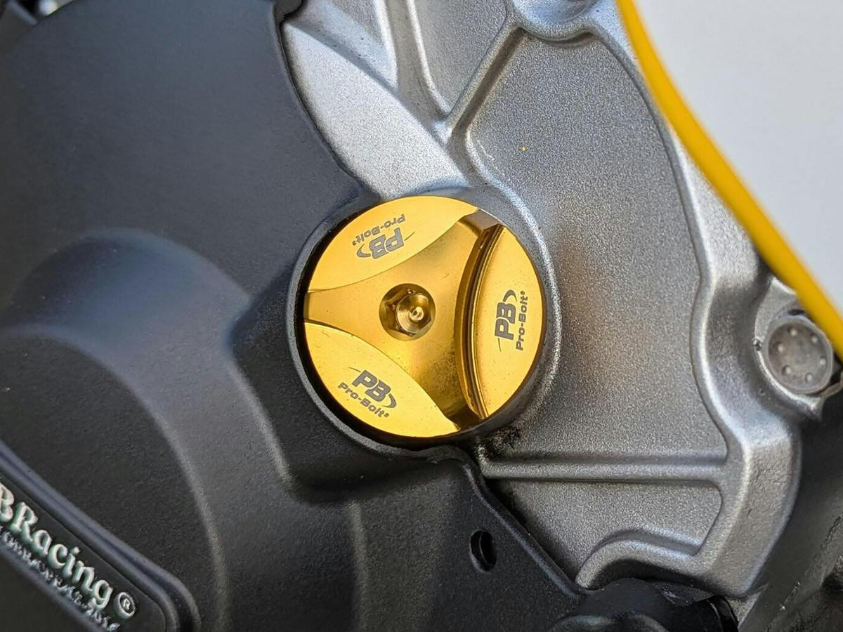Race Drilled Oil Fill Cap Yamaha R1 R6 R3 (27x3) | Pro-Bolt USA