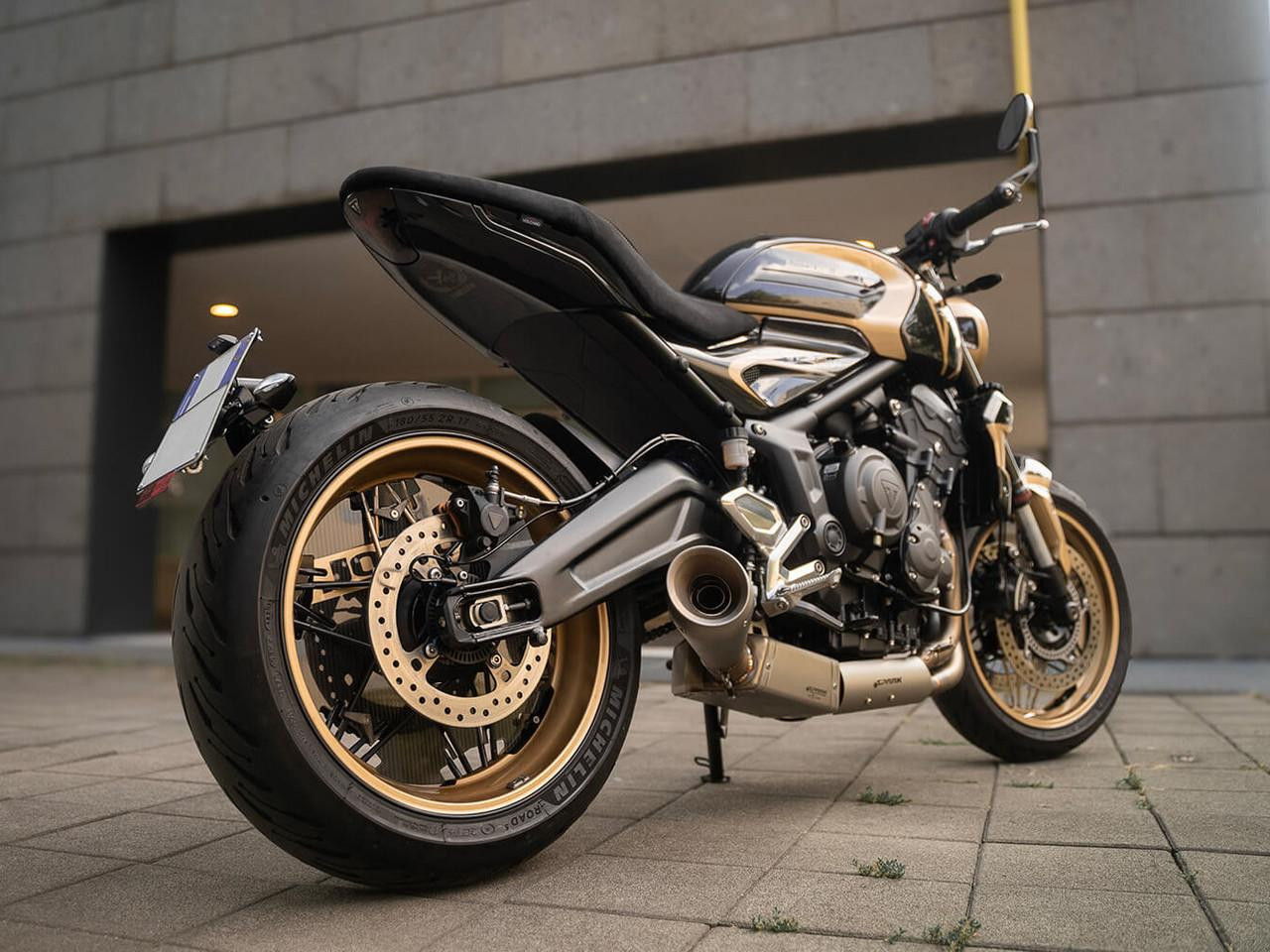 Spark Triumph Trident 660 