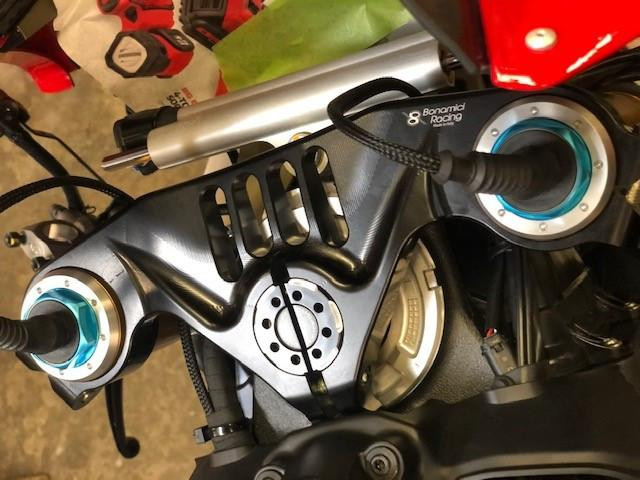 Bonamici Top Triple Clamp Ducati Panigale V4 (Gold) (-2024): MOTO