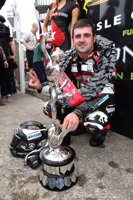 Eazi-Grip are please to support Hawk Racing and Michael Dunlop for the 2016 Road Racing season.