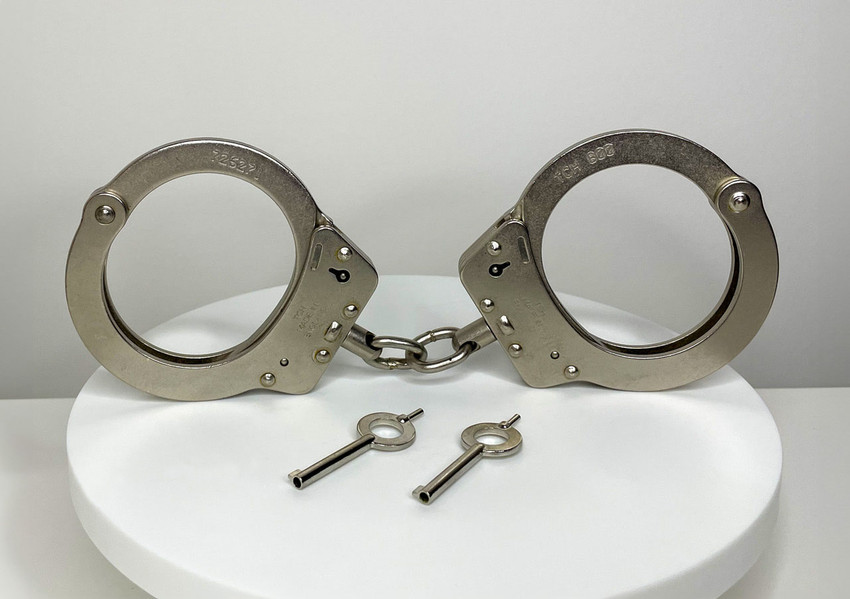 Standard Chain Handcuff, Nickel