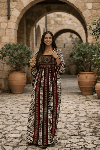  Heritage-Inspired Printed Thobe 