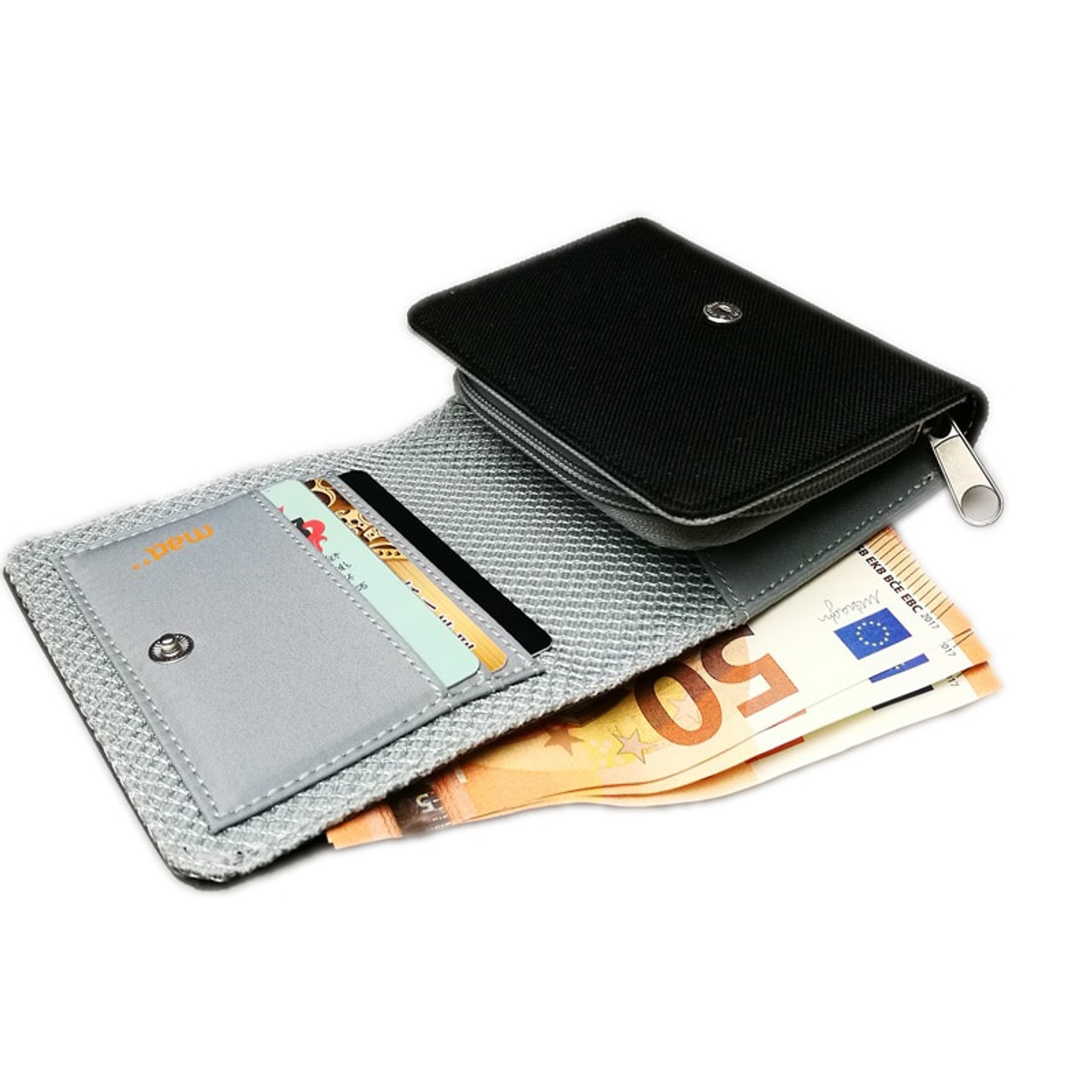 Leather bifold wallet with coin purse with embroidered logo | GIORGIO  ARMANI Man