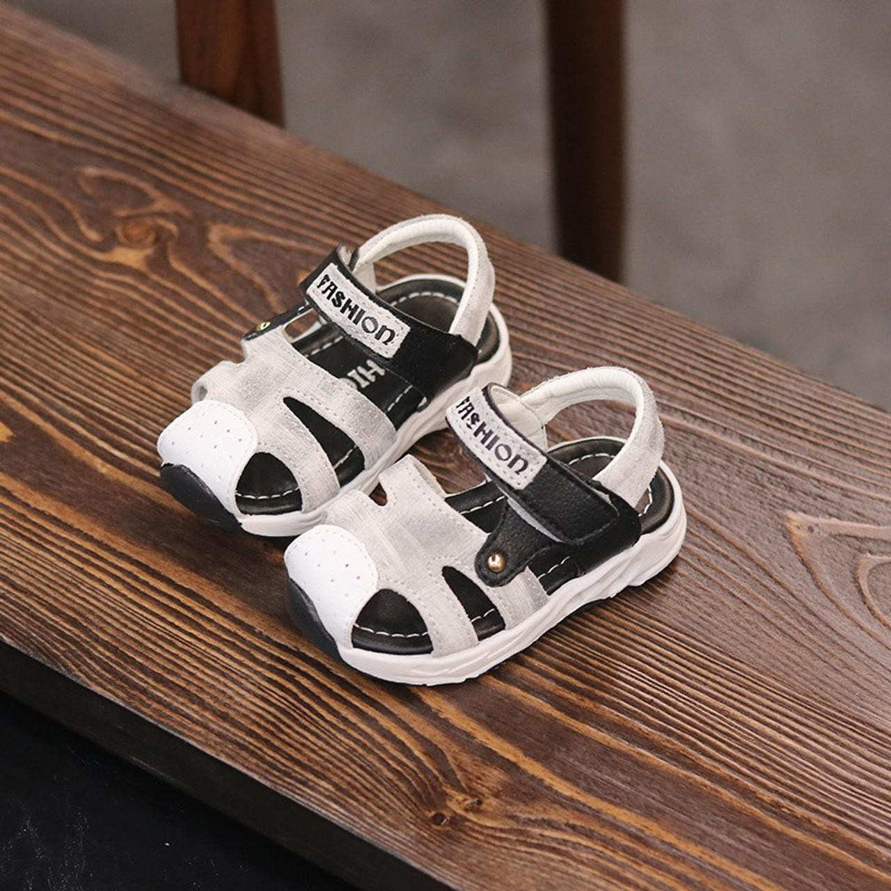 Baby Sandals Kids Cartoon Duck Cute Baby Shoes Summer Infant Boys Girls  Soft Flat Sandals 1 2 3 years Toddlers Sandals PVC Shoes