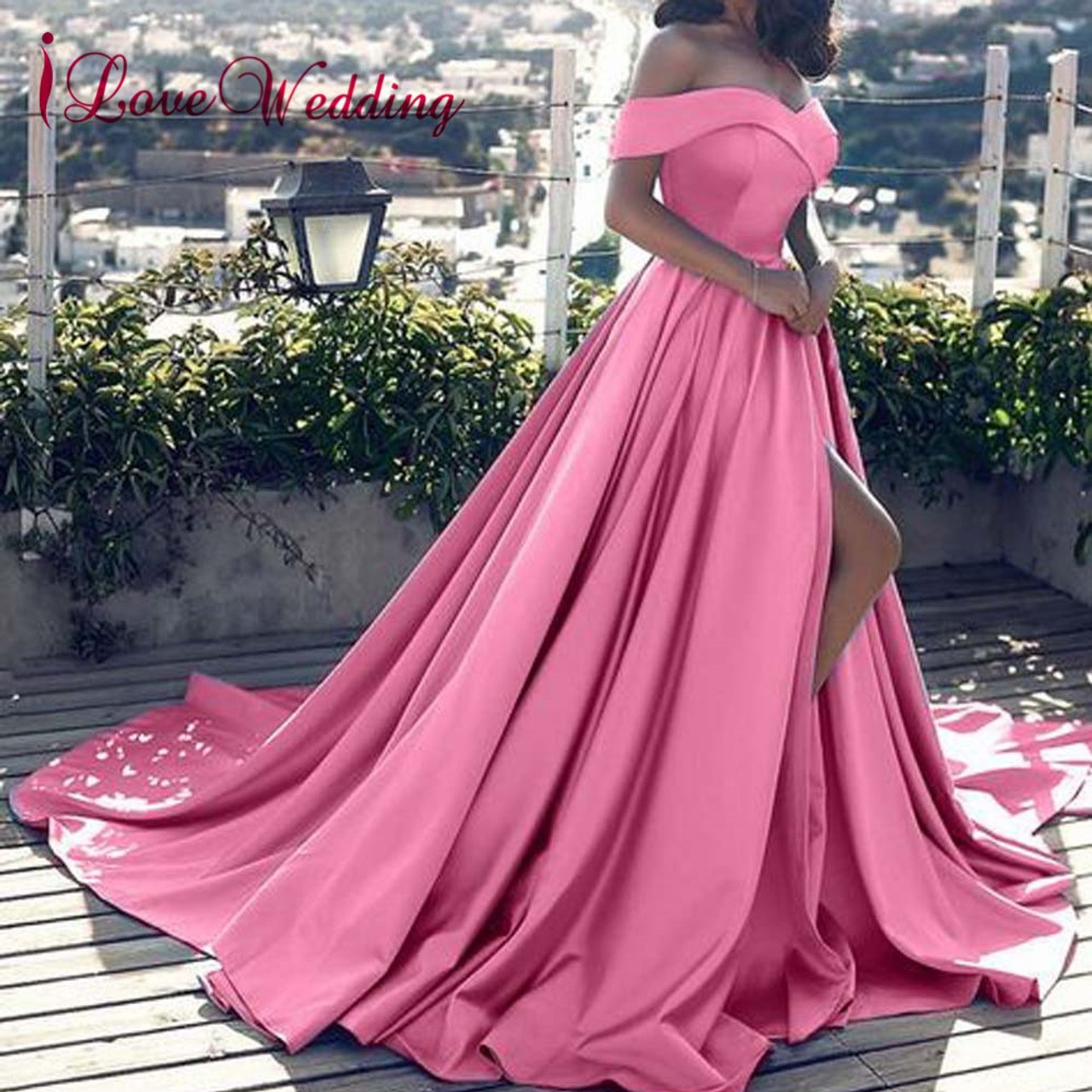 Elegant Long Sleeves Mermaid V-neck Satin Prom Dress with Slit – BIZTUNNEL