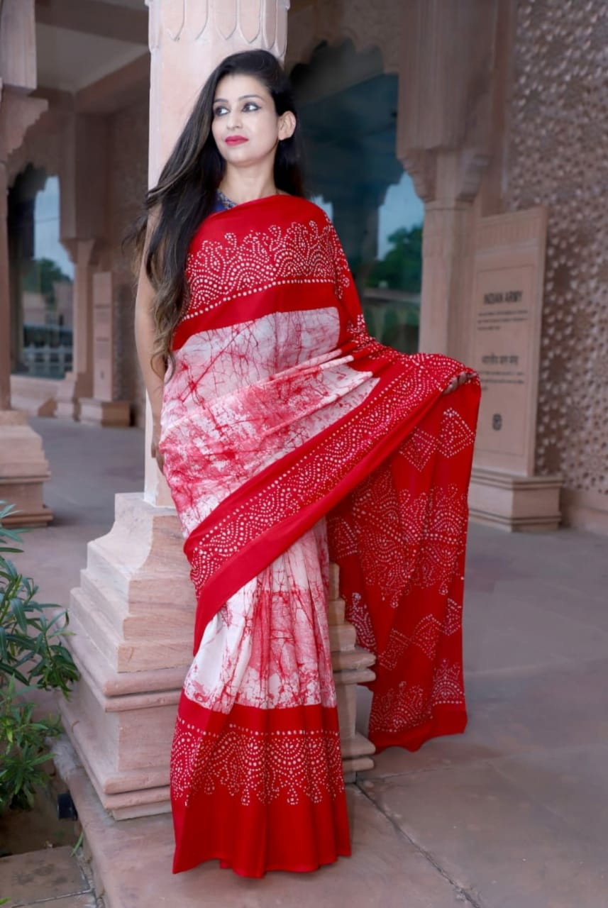 Red - Mul Cotton Hand Batik Print Saree 18 main image 0
