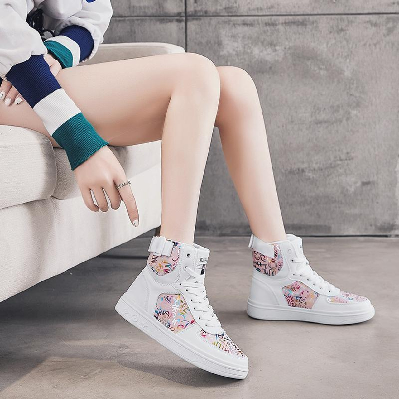 The 13 Best Women's Casual Sneakers for Effortless Everyday Style (2023)