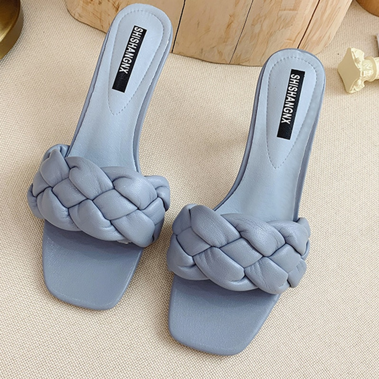 New Womens Brand Wool Sandals UG SANDAL Autumn Winter Wool Sandals Platform  Sandal Down Upper Letter Sandale Unique Design Showcases Brand  Characteristics From Designershoes66, $71.11 | DHgate.Com