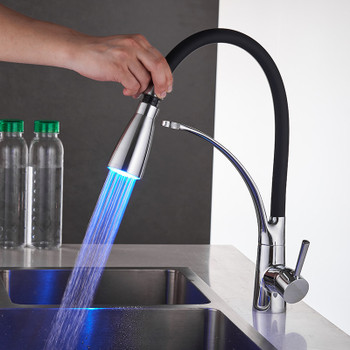 LED Kitchen Faucets with Rubber Design Chrome Mixer Faucet for Kitchen Single Handle Pull Down Deck Mounted Crane for Sinks 7661