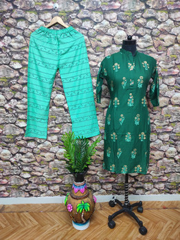 Presenting Heavy Rayon Cotton with Rich Print Green Kurti (Size-XXL)
