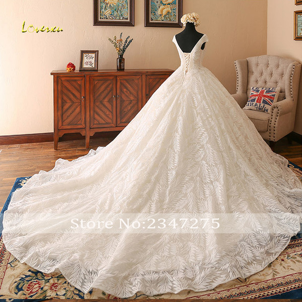 Loverxu Vestido De Noiva V Neck Lace Ball Gown Wedding Dresses 2019 Cap Sleeve Embroidery Beaded Vintage Bridal Gown Plus Size Loverxu Vestido De Noiva V Neck Lace Ball Gown Wedding Dresses 2019 Cap Sleeve Embroidery Beaded Vintage Bridal Gown Plus Size