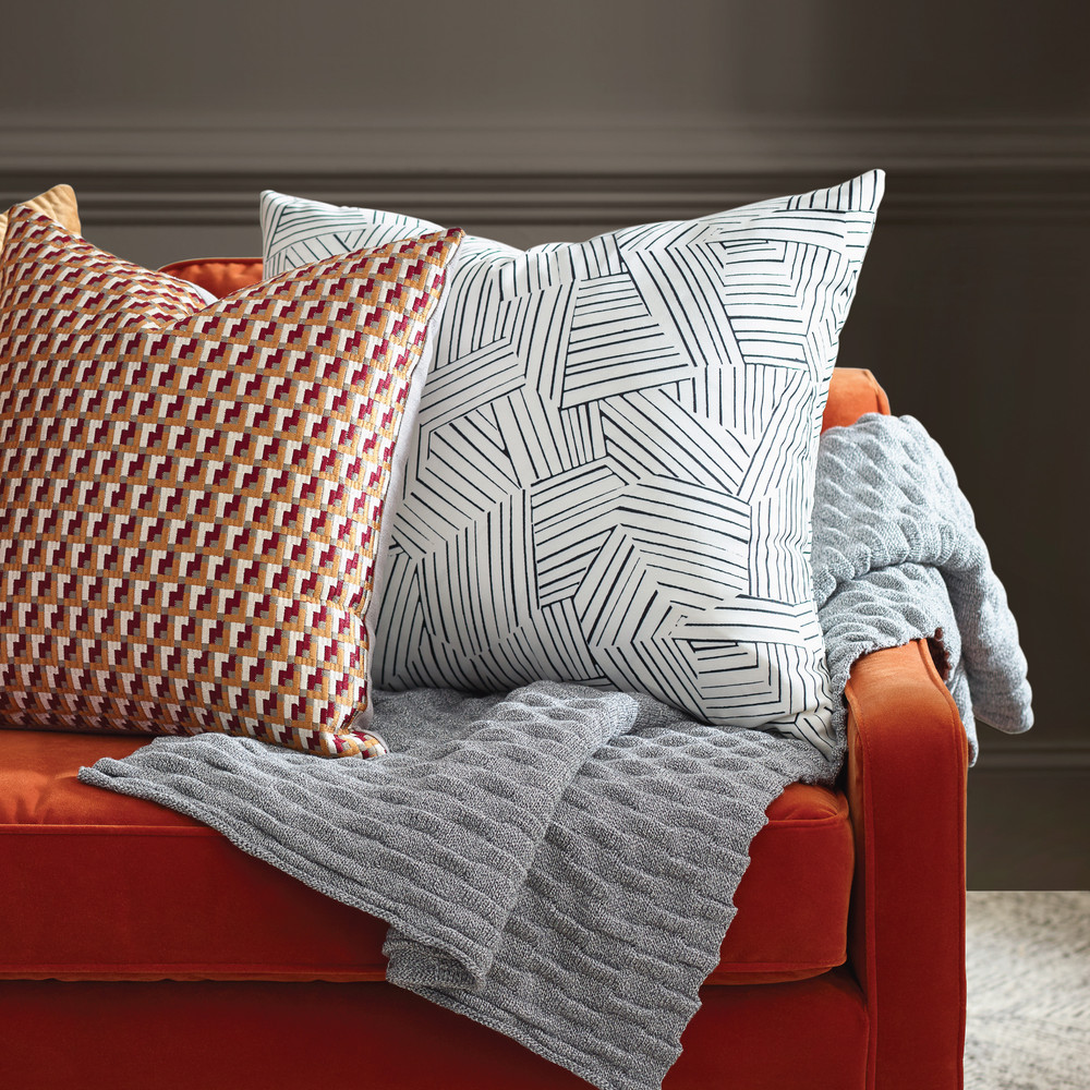 HIVE SQUARE 20X20 - EGGSHELL