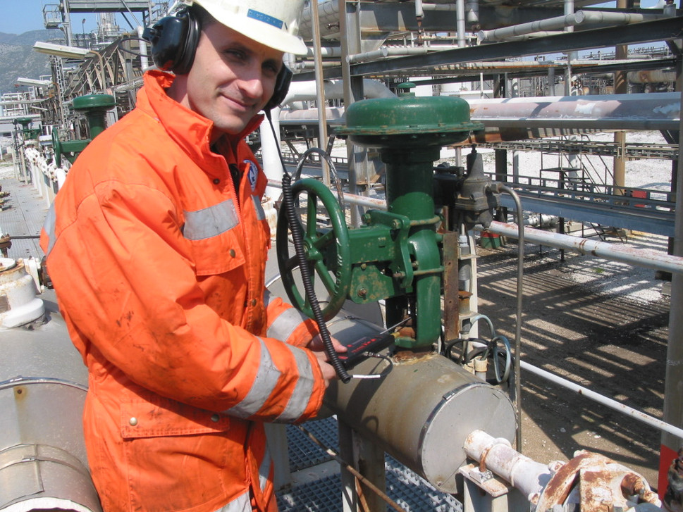 How to Select a Leak Detector-Russian / Как правильно выбрать течеискатель How to Select a Leak Detector-Russian / Как правильно выбрать течеискатель