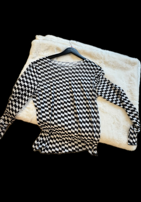 CHECKMATE LONG SLEEVE SCOOP NECK