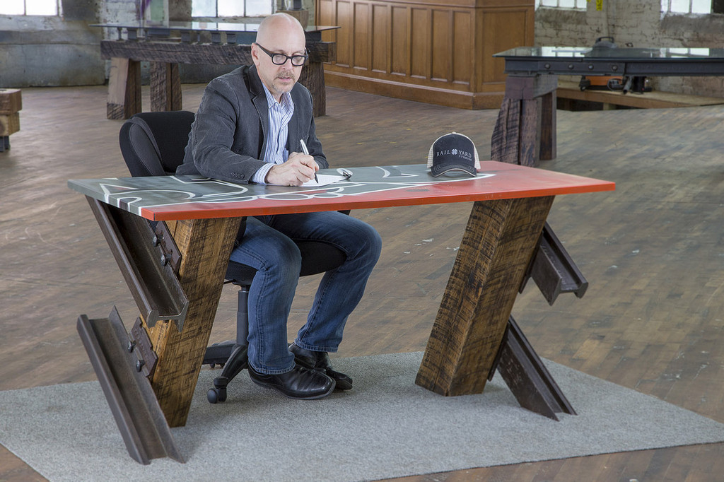 Modern Style Graffiti Steel And Wood Cantilever Angled Desk