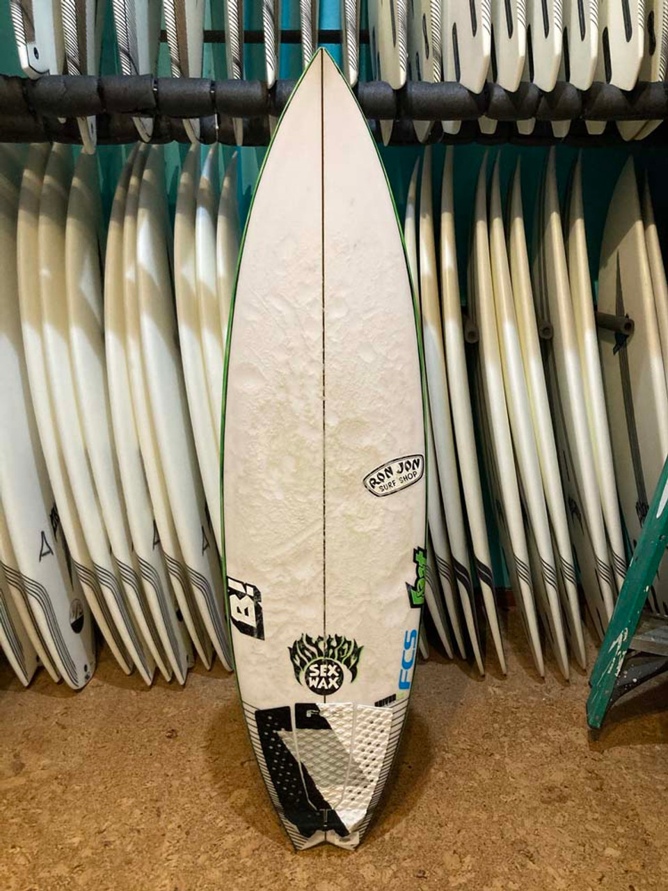 5'9 LOST DRIVER 2.0 USED SURFBOARD- Catalyst