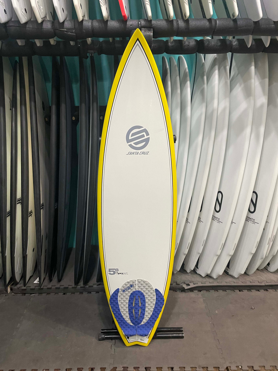 5'8 SANTA CRUZ USED SURFBOARD- Catalyst