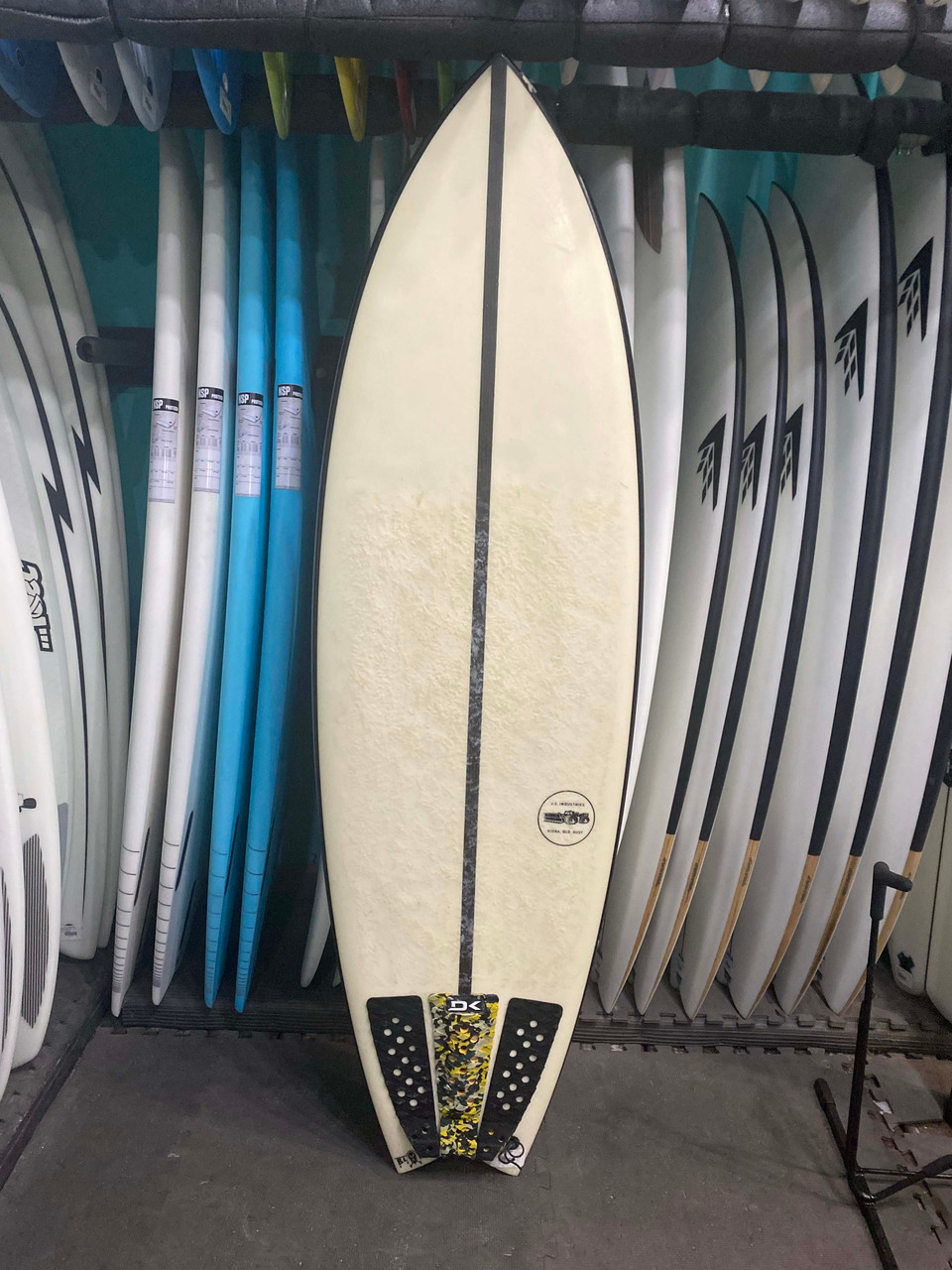 5'7 JS BLACK BARON USED SURFBOARD- Catalyst