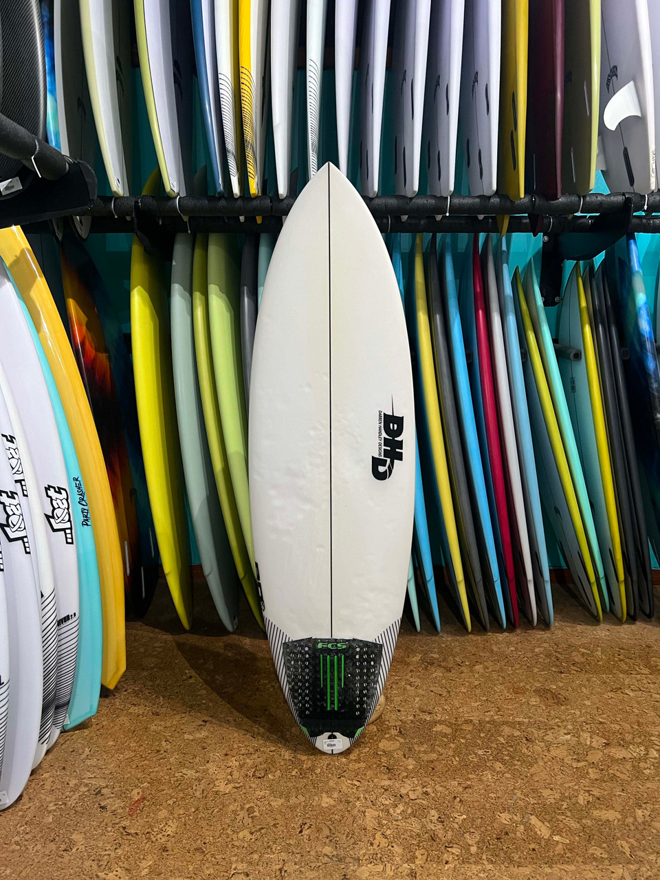 5'8 DHD BLACK DIAMOND USED SURFBOARD