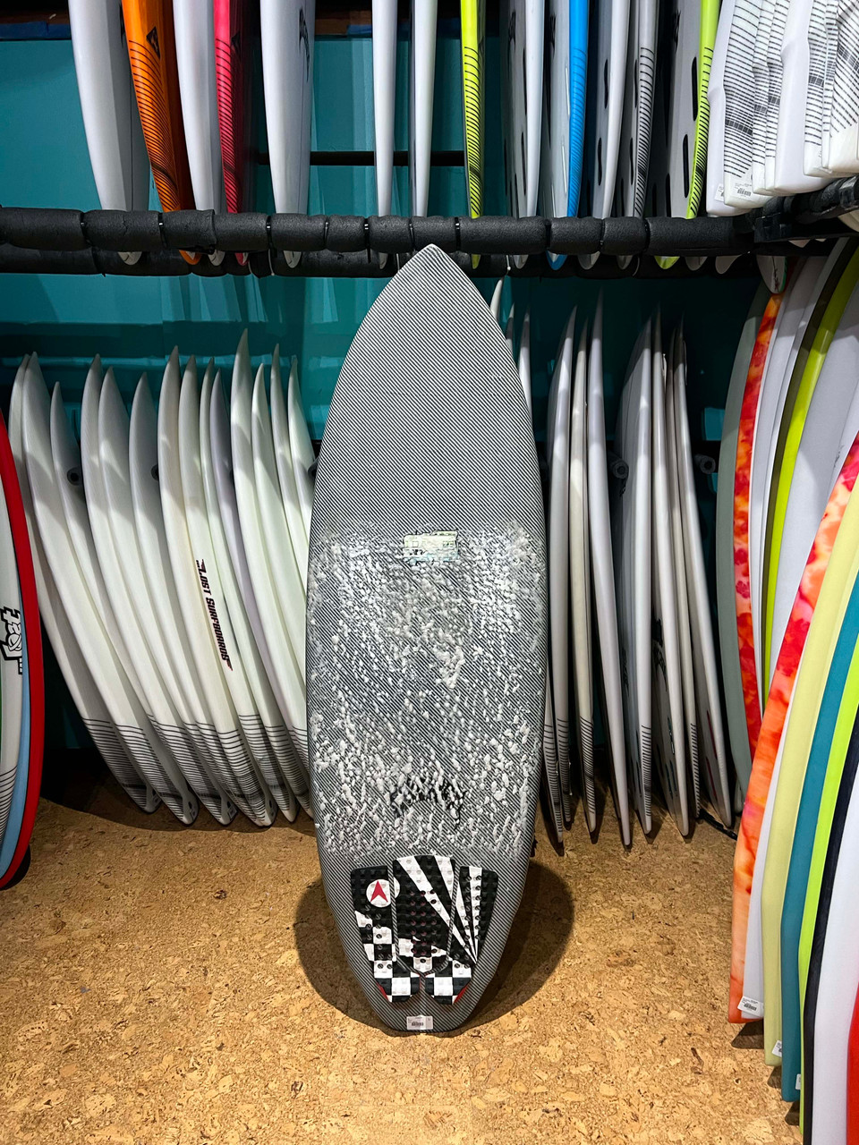 5'6 LOST BLACK DART RV USED SURFBOARD (138074) Catalyst
