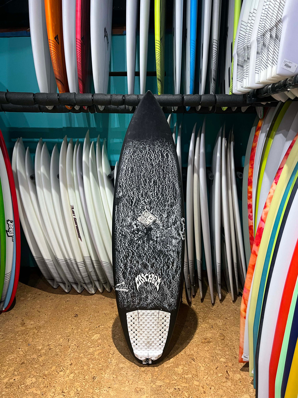 5'9 LOST DOUBLE DART SUB DRIVER 2.0 THUMB USED SURFBOARD (DD112967