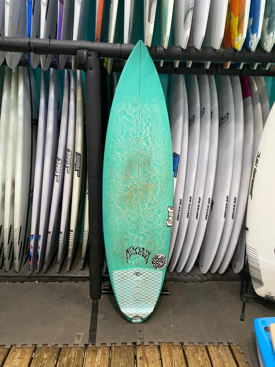 【LOST DRIVER 2.0 5.10】 5'10 LOST DRIVER 2.0 ROUND USED SURFBOARD- Catalyst