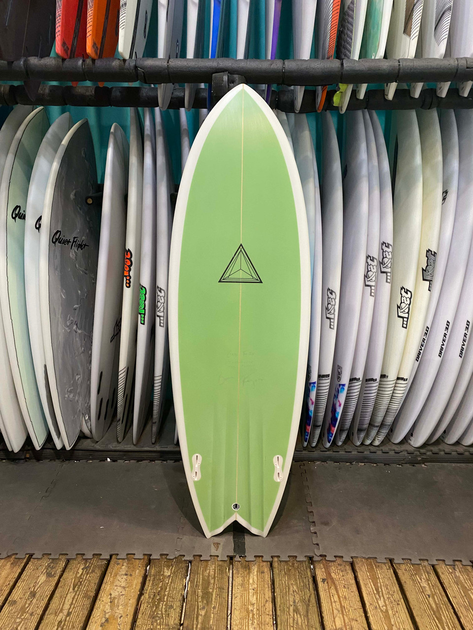 5'7 QUIET FLIGHT BADFISH SURFBOARD (68665) Catalyst
