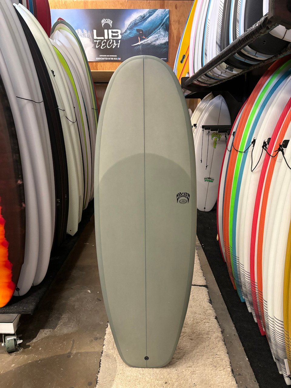 リブテック x ロスト LOST PARTY PLATTER 5,4 + フィン Lib Tech x Lost Party Platter Surfboard Review - YouTube