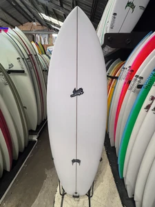 5'6 LOST PUDDLE JUMPER SURFBOARD (299181)