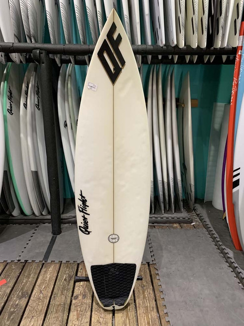 5'11 USED QUIET FLIGHT SHORTBOARD (47703)
