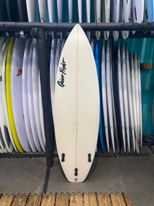 5'10 QUIET FLIGHT  VANDAL USED SURFBOARD (59085)