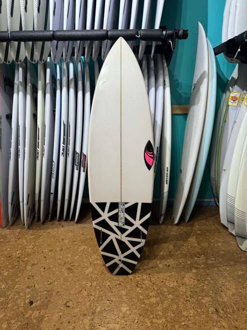 5'9 SHARPEYE 77 USED SURFBOARD (48788)