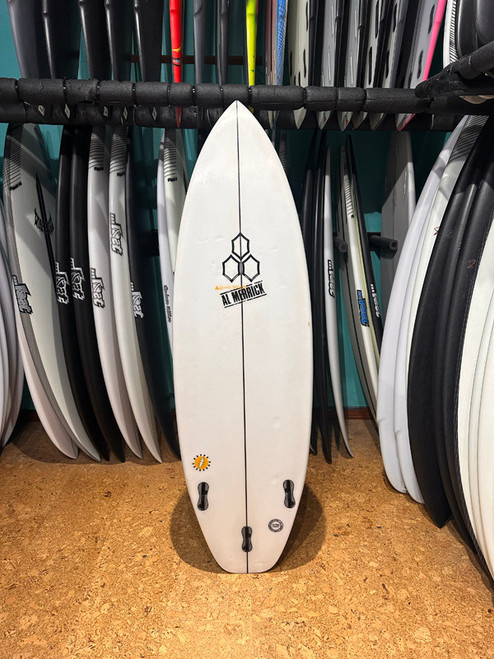 5'7 CHANNEL ISLANDS HAPPY EVERYDAY USED SURFBOARD- Catalyst