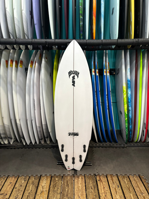 5'10 LOST SUB SCORCHER STING USED SURFBOARD (251140) 5'10 LOST SUB SCORCHER STING USED SURFBOARD (251140)