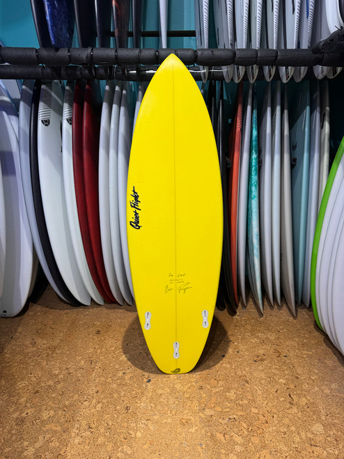 5'8 QUIET FLIGHT REAPER USED SURFBOARD (63150)
