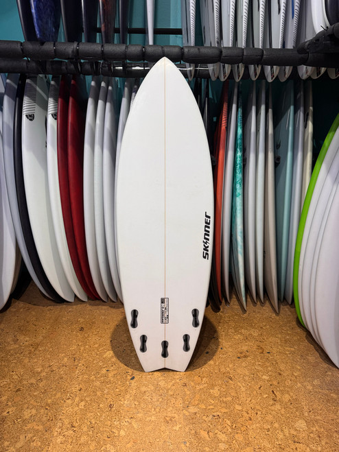 5'7 SKINNER TOM CAT FISH USED SURFBOARD (STCF57)