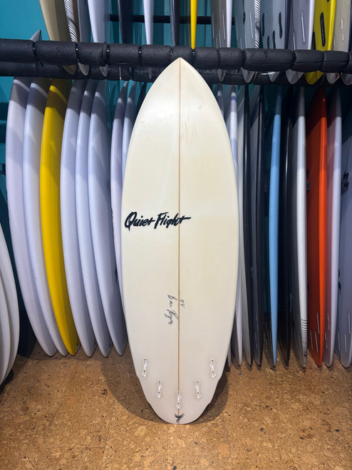 5'9 QUIET FLIGHT DOUBLE AGENT USED SURFBOARD (60128)