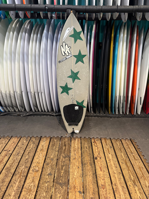 5'7 TWIN FIN USED SURFBOARD (57TWINFINUSED)