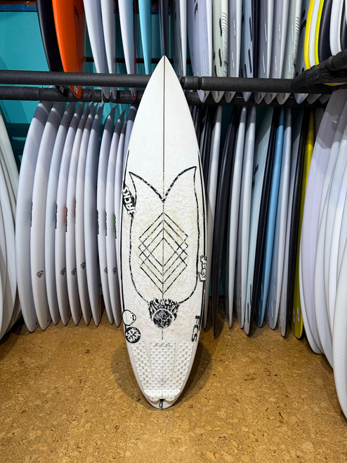 5'10 LOST DRIVER 3.0 ROUND USED SURFBOARD (276162)
