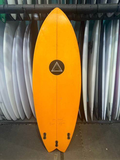 5'9 QUIET FLIGHT BADFISH USED SURFBOARD (61499)