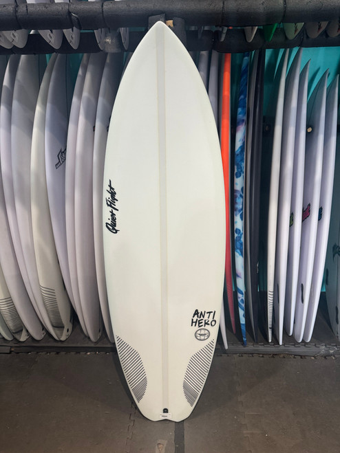 5'6 QUIET FLIGHT ANTI HERO Q-FLEX SURFBOARD (63882)