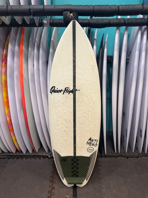5'5 QUIET FLIGHT ANTI HERO Q-FLEX USED SURFBOARD (62228)